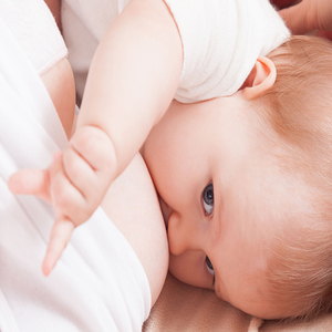 嬰兒睡眠時間多久才夠？寶寶睡眠建議時長、睡眠訓練方法一次看！