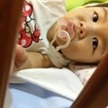 嬰兒床必備這片【奇哥防水防蟎透氣保潔墊】漏尿、吐奶一把抓!